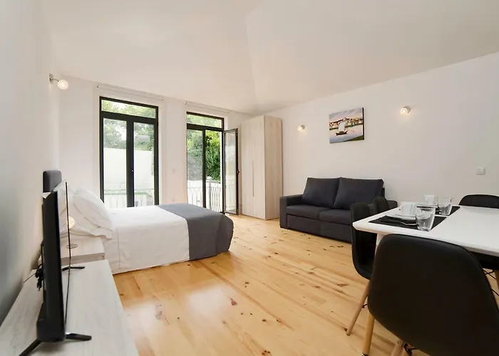 Cool - Fontainhas Apartman